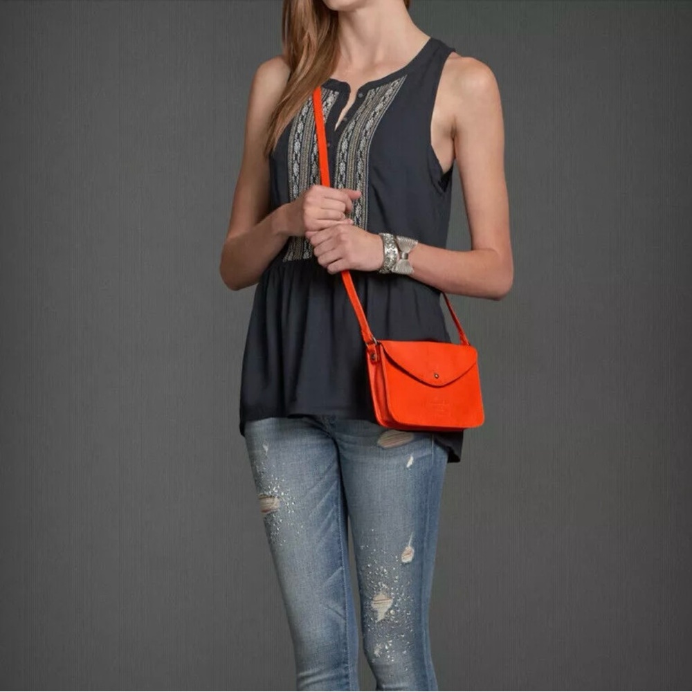 Abercrombie & Fitch Women’s Genuine Leather Crossbody Bag Orange Vintage RARE